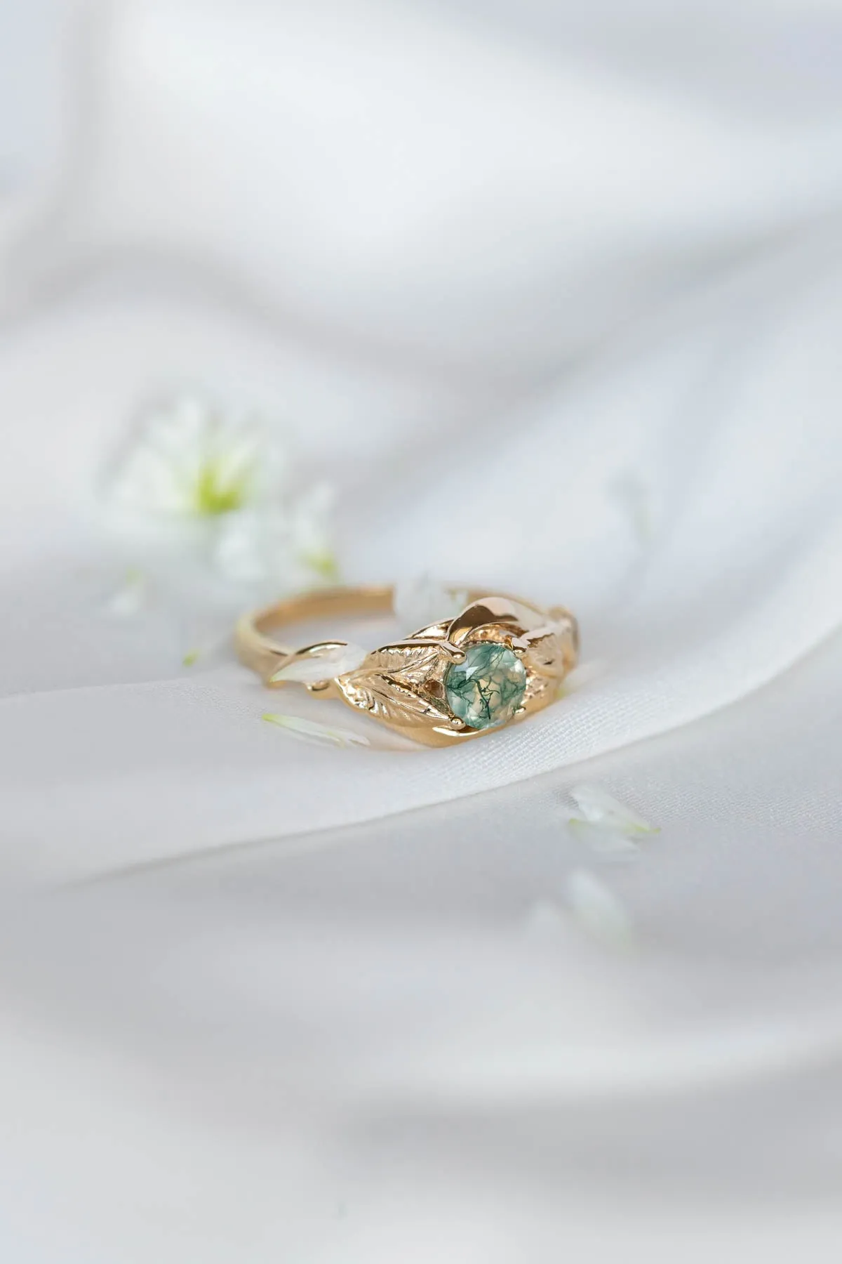 Delicate engagement ring with unique moss agate / Azalea