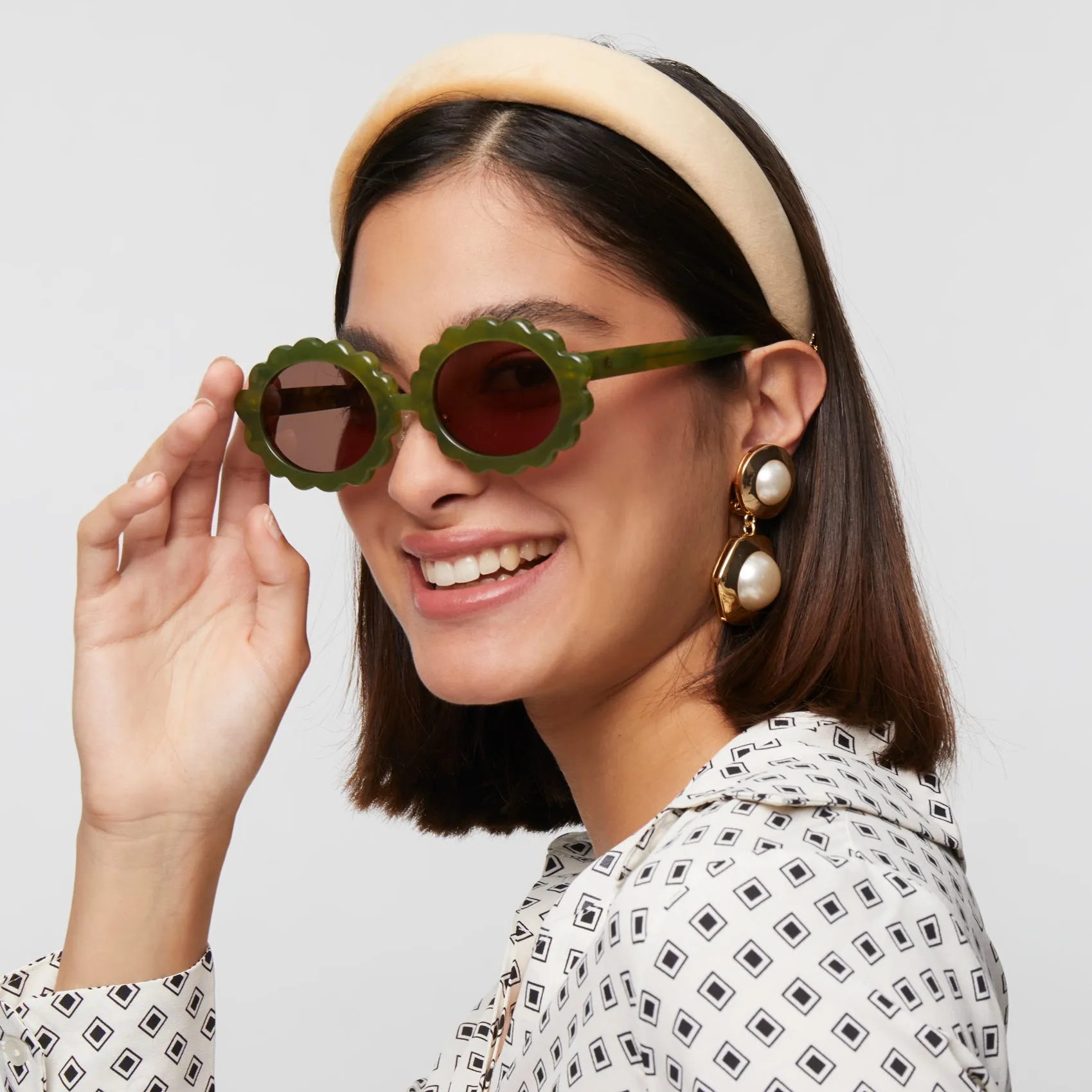 FERN GREEN DAISY OVAL SUNGLASSES