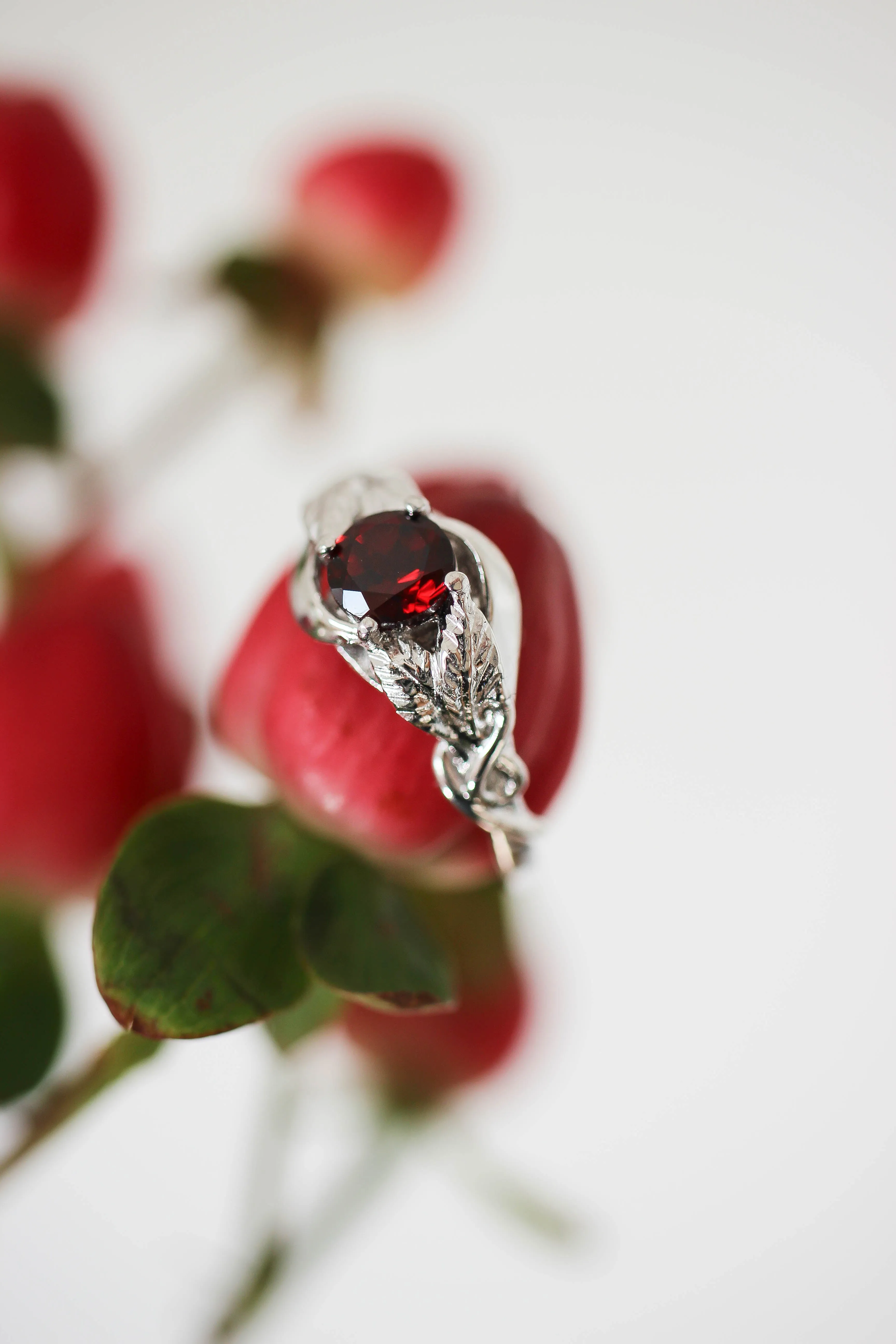 Garnet nature inspired engagement ring / Azalea