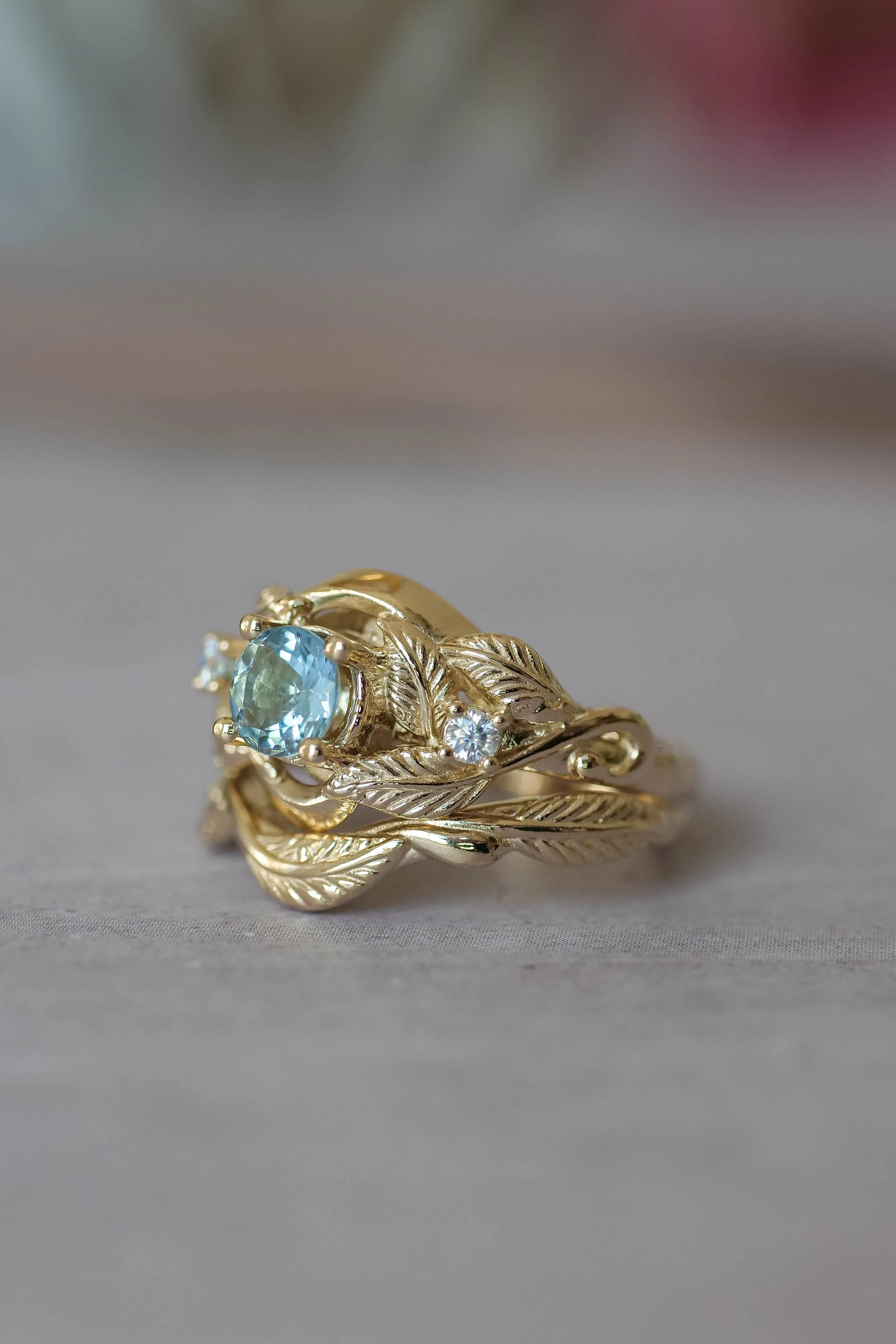 Leaves and vine bridal ring set with aquamarine / Azalea