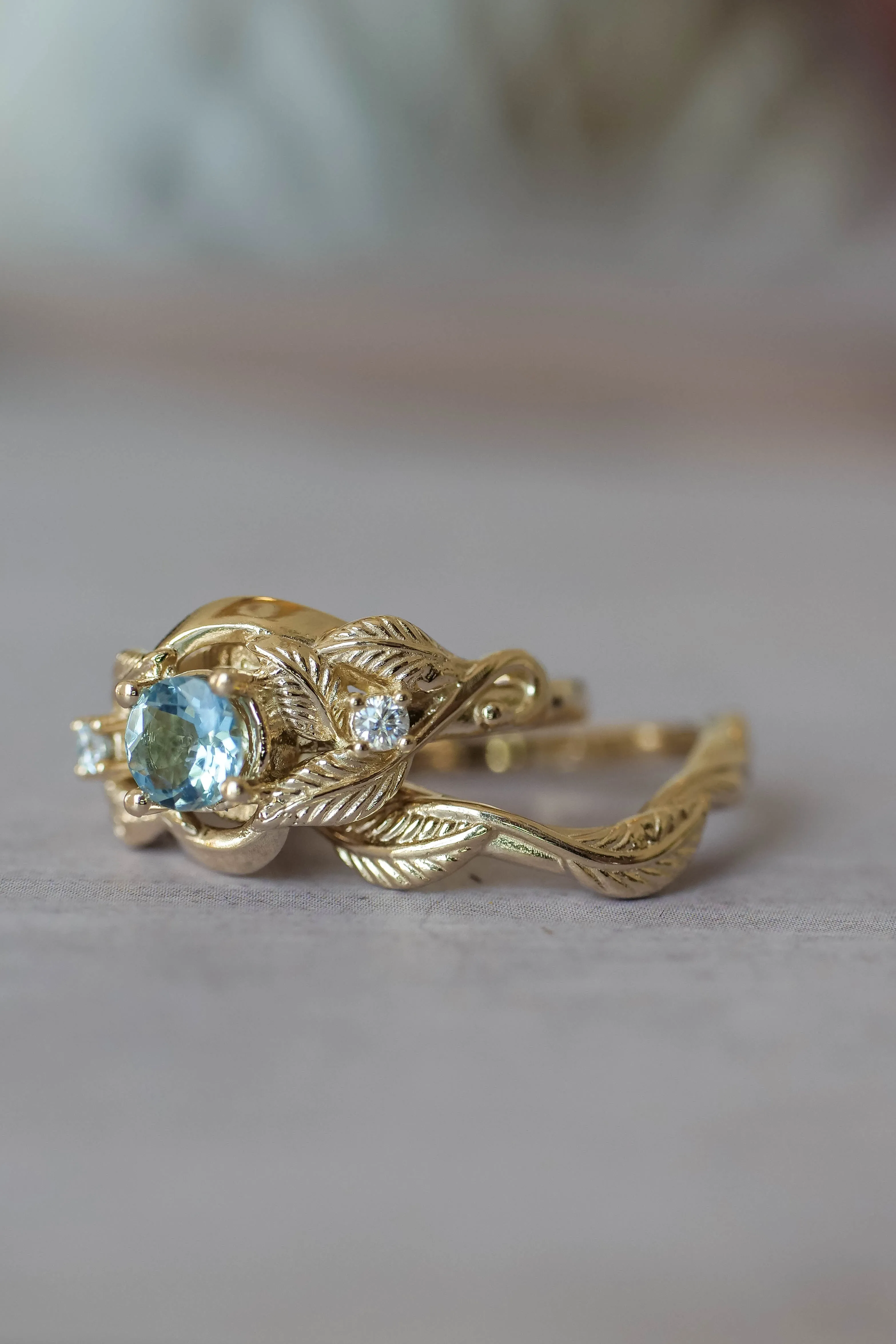 Leaves and vine bridal ring set with aquamarine / Azalea