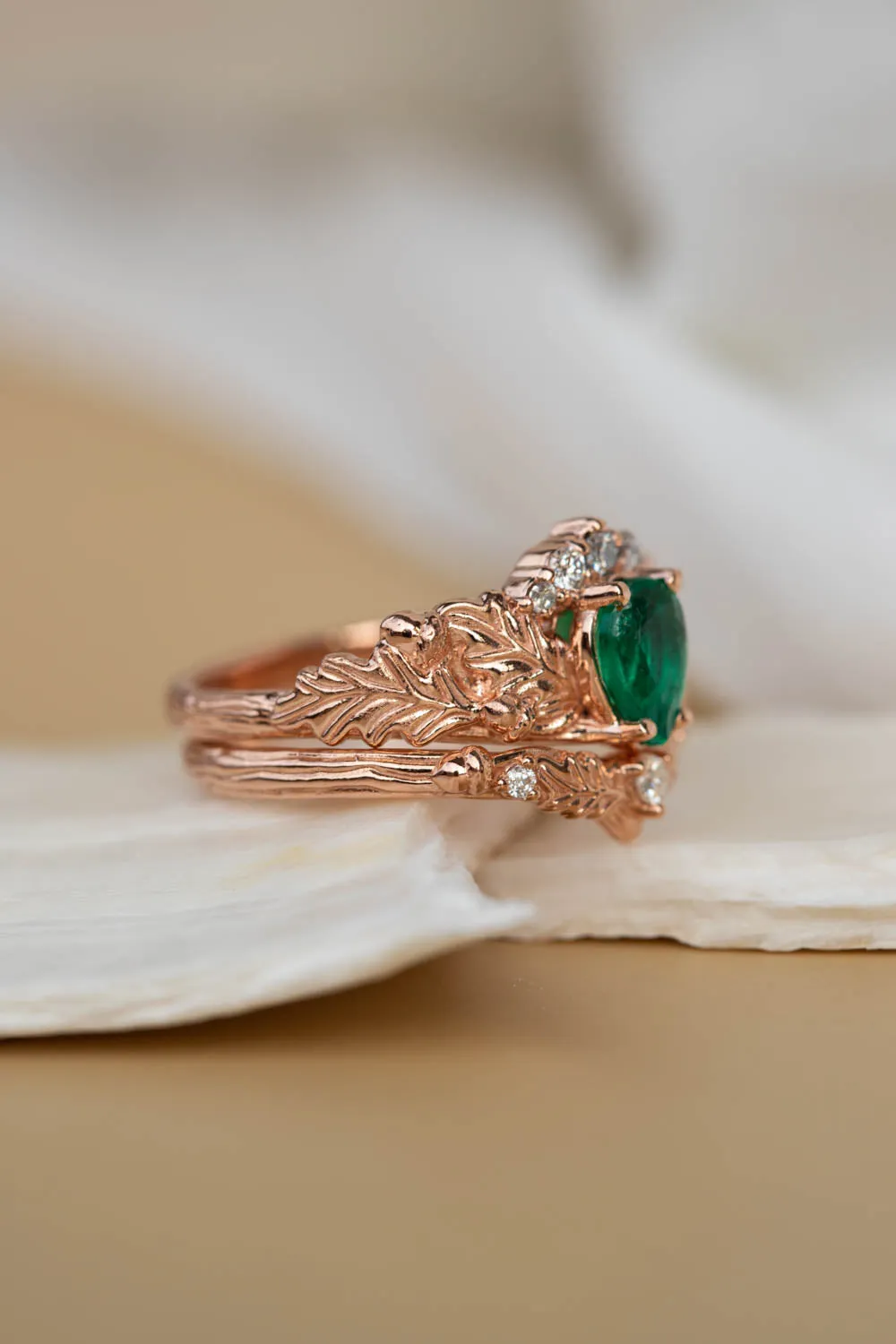 Natural emerald oak leaves bridal ring set, nature inspired engagement and wedding rings / Royal Oak