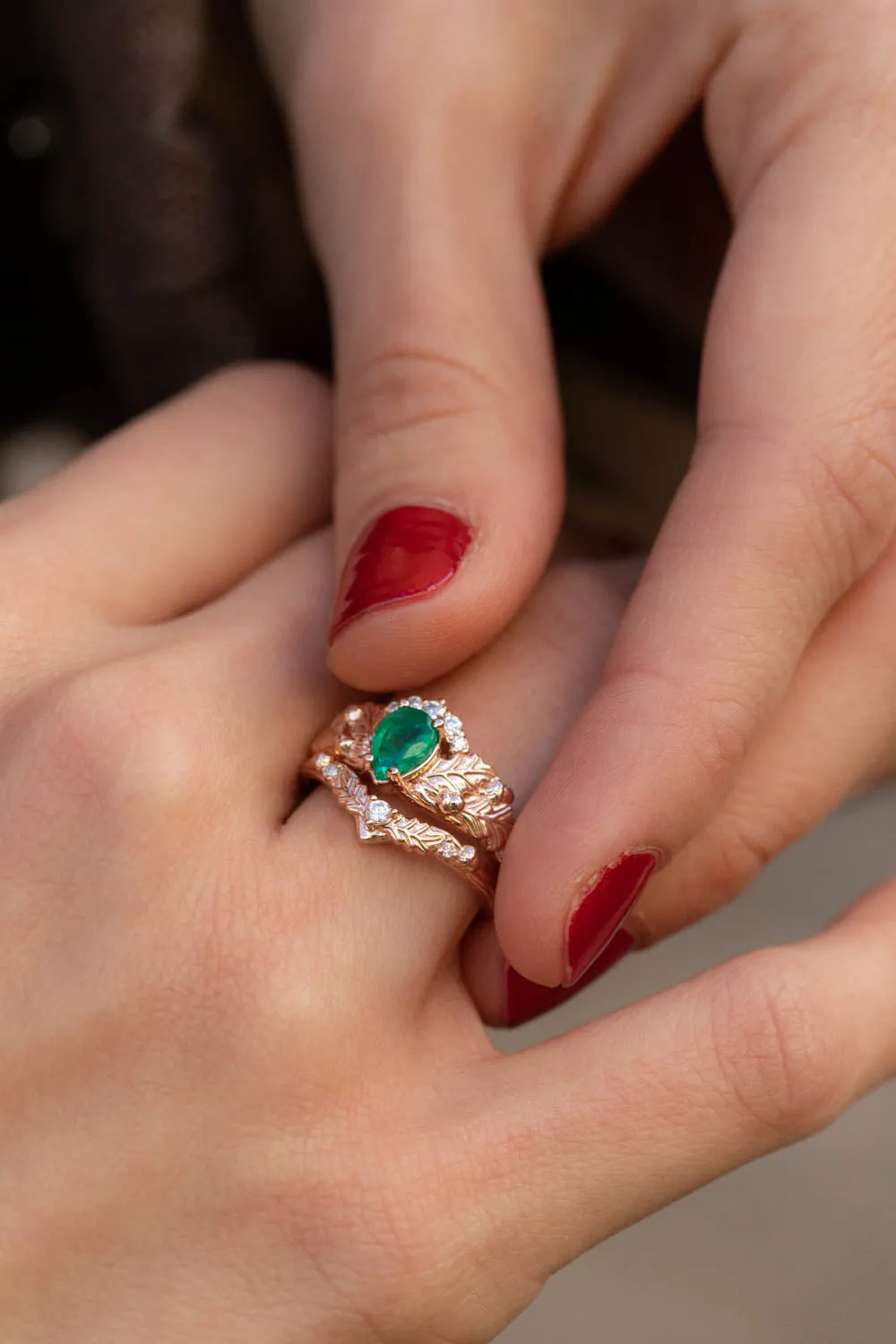 Natural emerald oak leaves bridal ring set, nature inspired engagement and wedding rings / Royal Oak