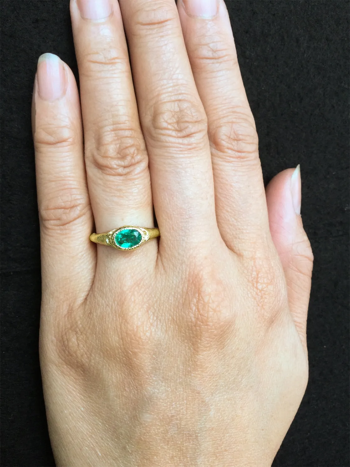 Open Pebbles Emerald Signet Ring in 18k yellow gold