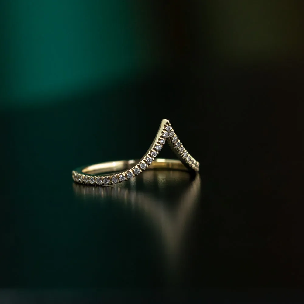 Vertical Diamond Wedding Band in Recycled 14k Gold