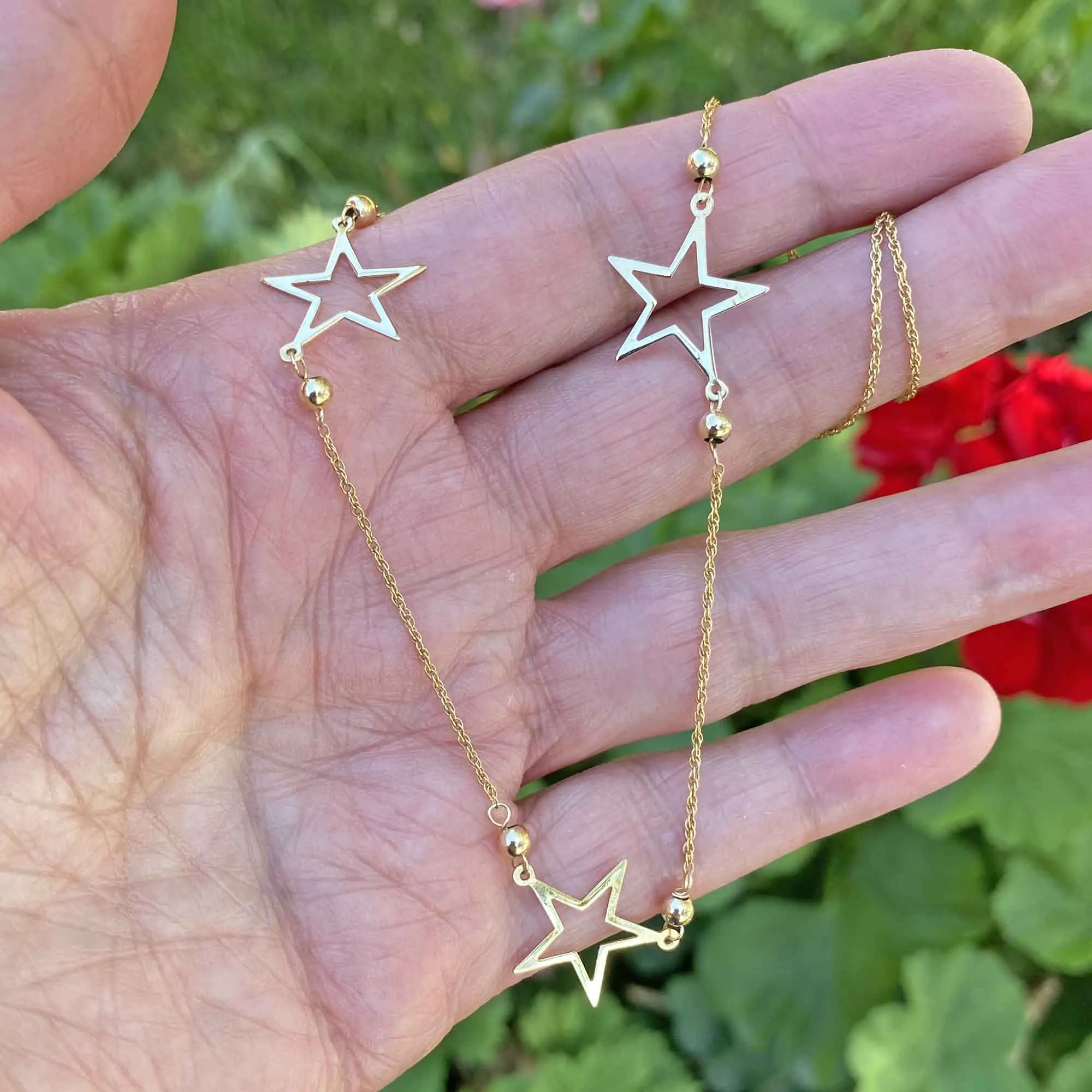 Vintage 14K Gold Minimalist Cutout Star Necklace